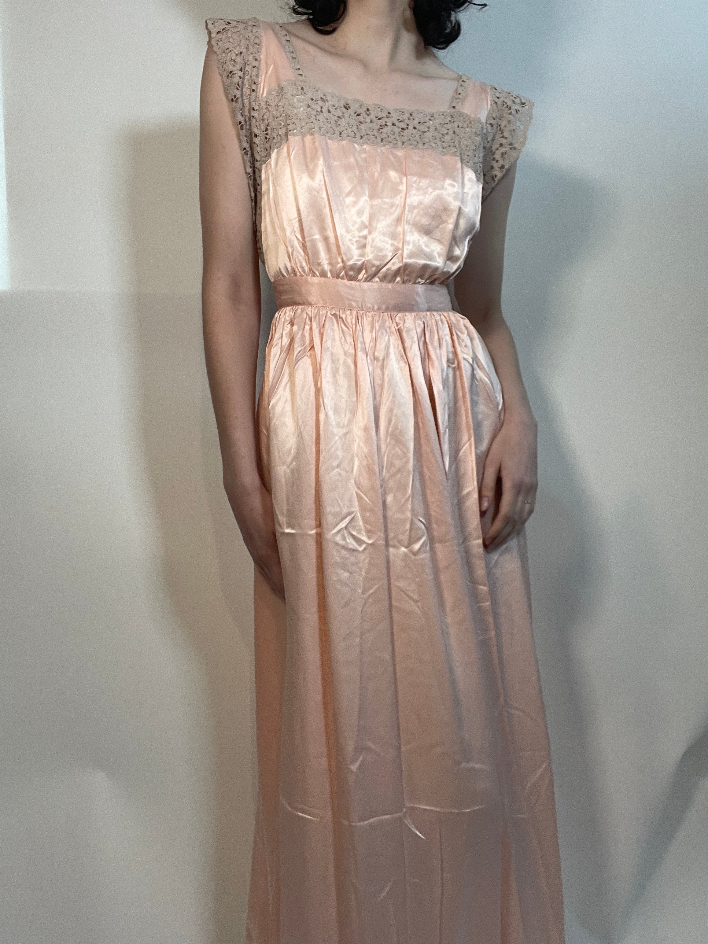 1940s Pink Rayon Satin and Lace Slip Dress – Metropolis Vintage