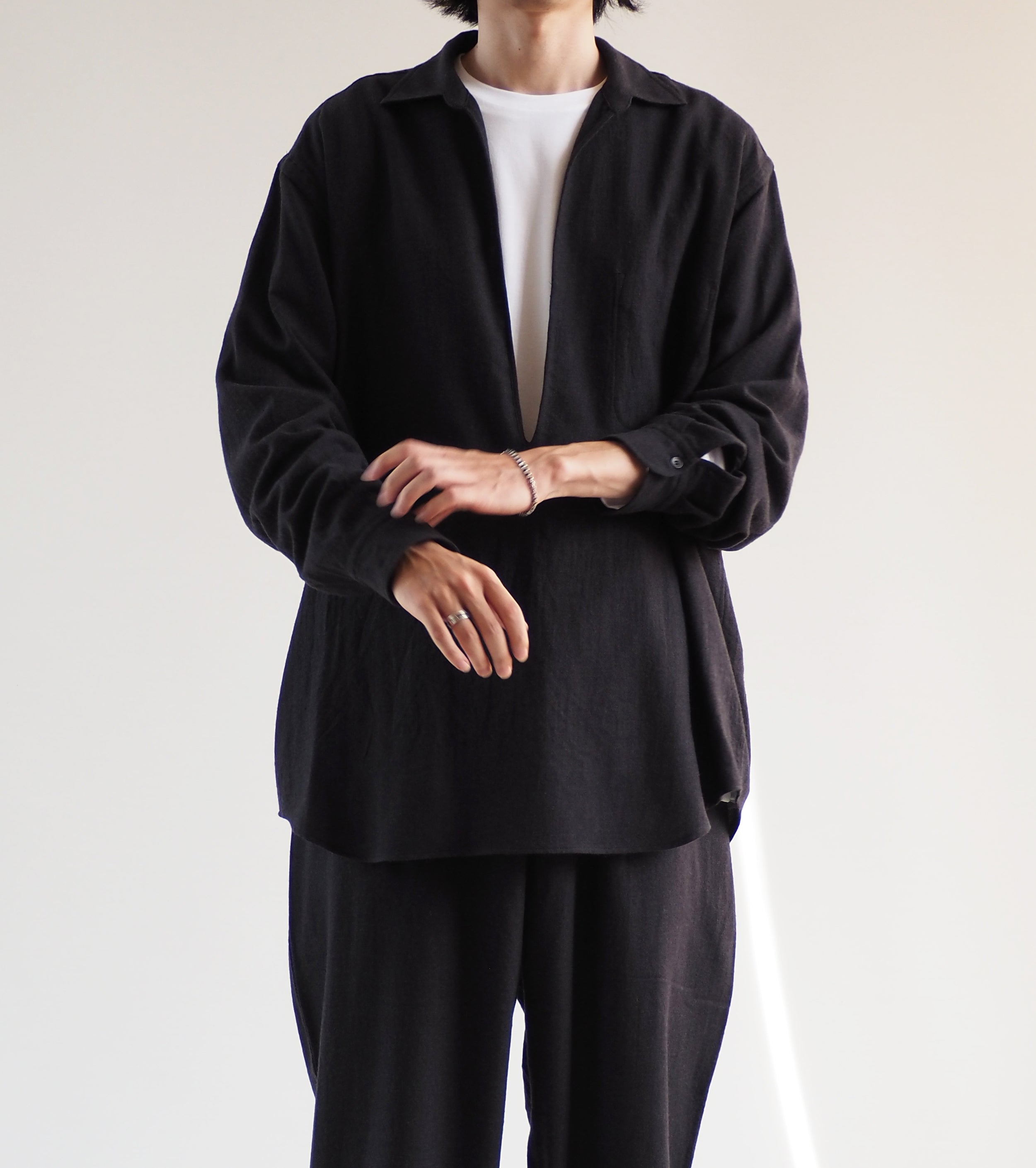 COMOLI ウール ビエラ スキッパーシャツ,Charcoal – Navyblue