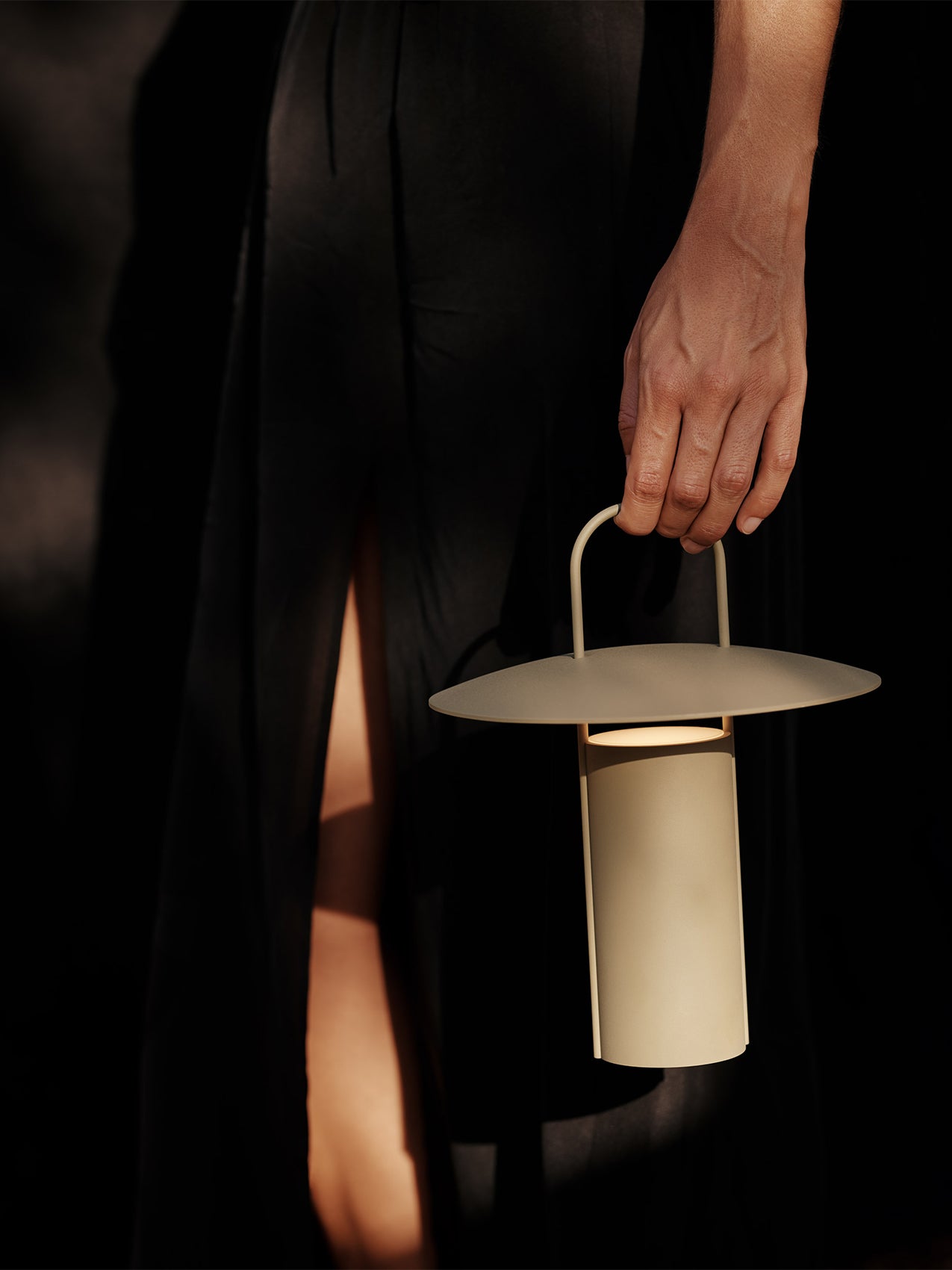 Ray Table Lamp, Portable | Unique table lamp by Daniel Schofield