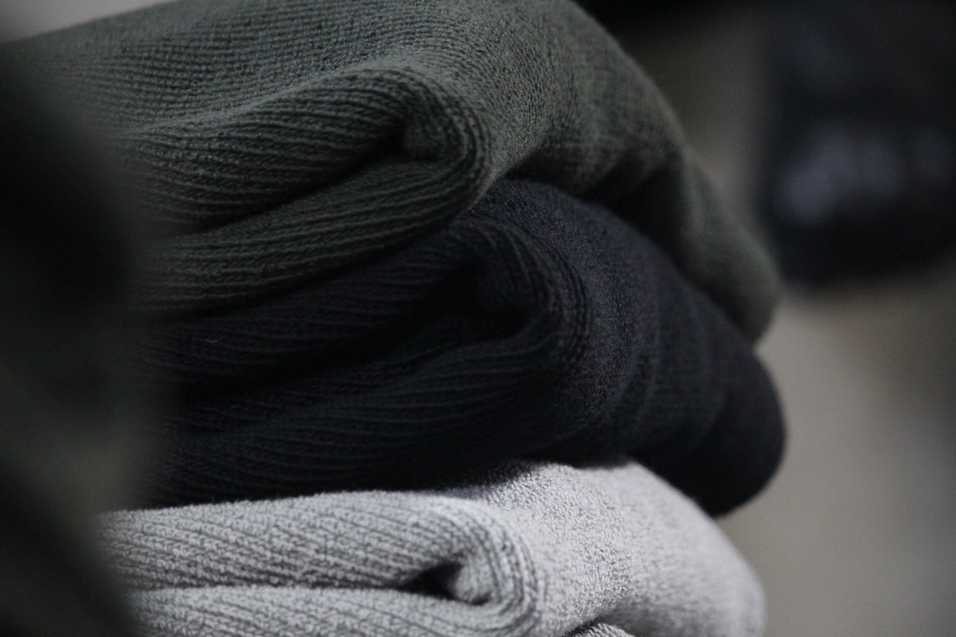 SEAMLESS LONG SLEEVES SWEATER “PENTASIR” / CAROL CHRISTIAN POELL