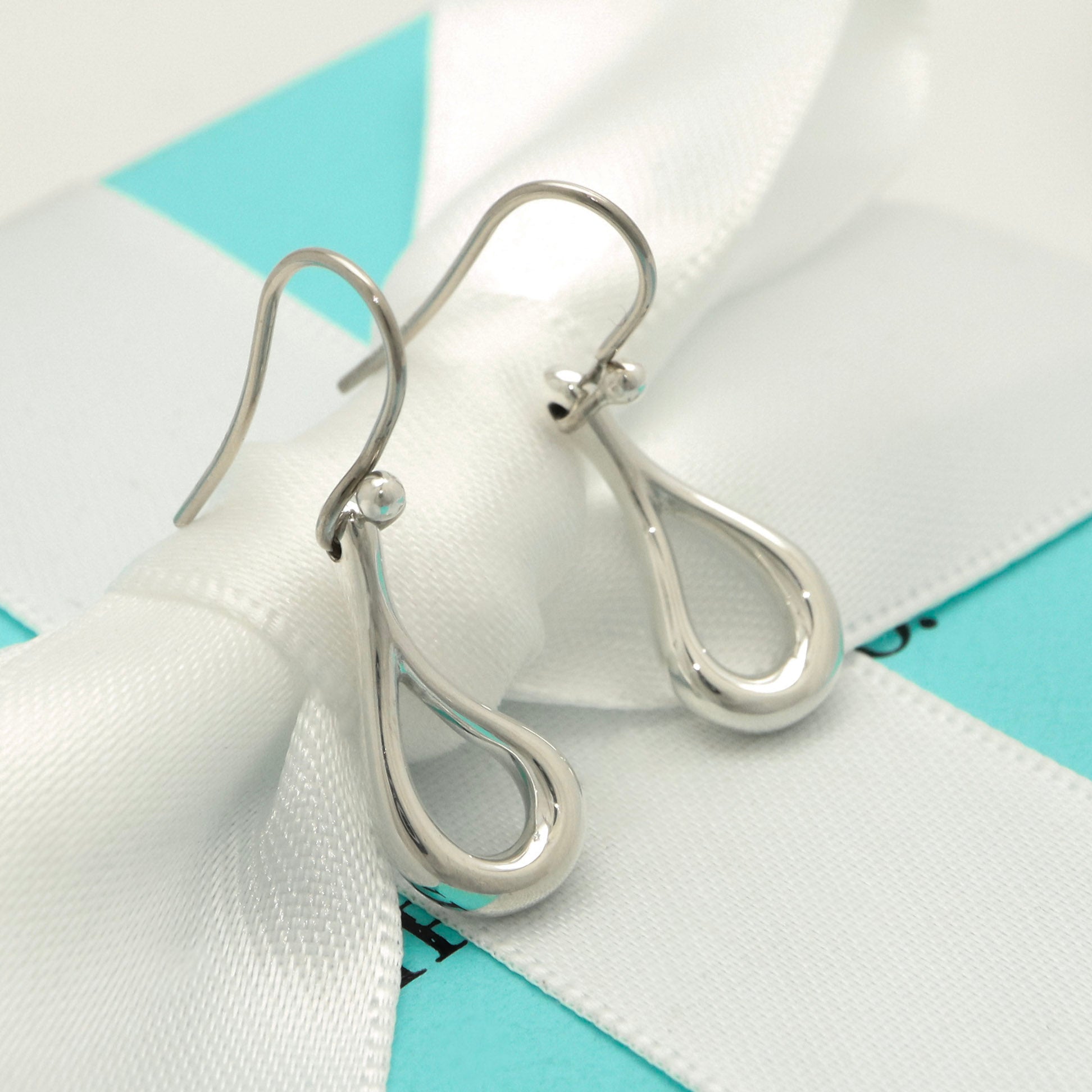 TIFFANY&Co. オープン ティアドロップ エルサペレッティ フック ピアス