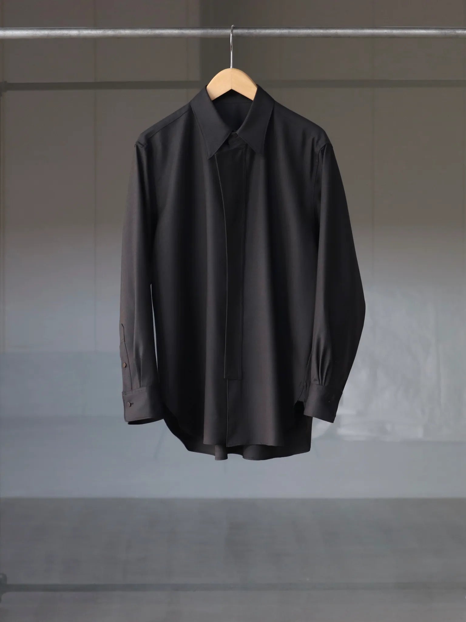 IRENISA ORNAMENTAL FLY FRONT SHIRT DARK CHARCOAL | CASANOVA&CO