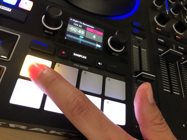 Native Instruments ネイティブインストゥルメンツ / TRAKTOR KONTROL