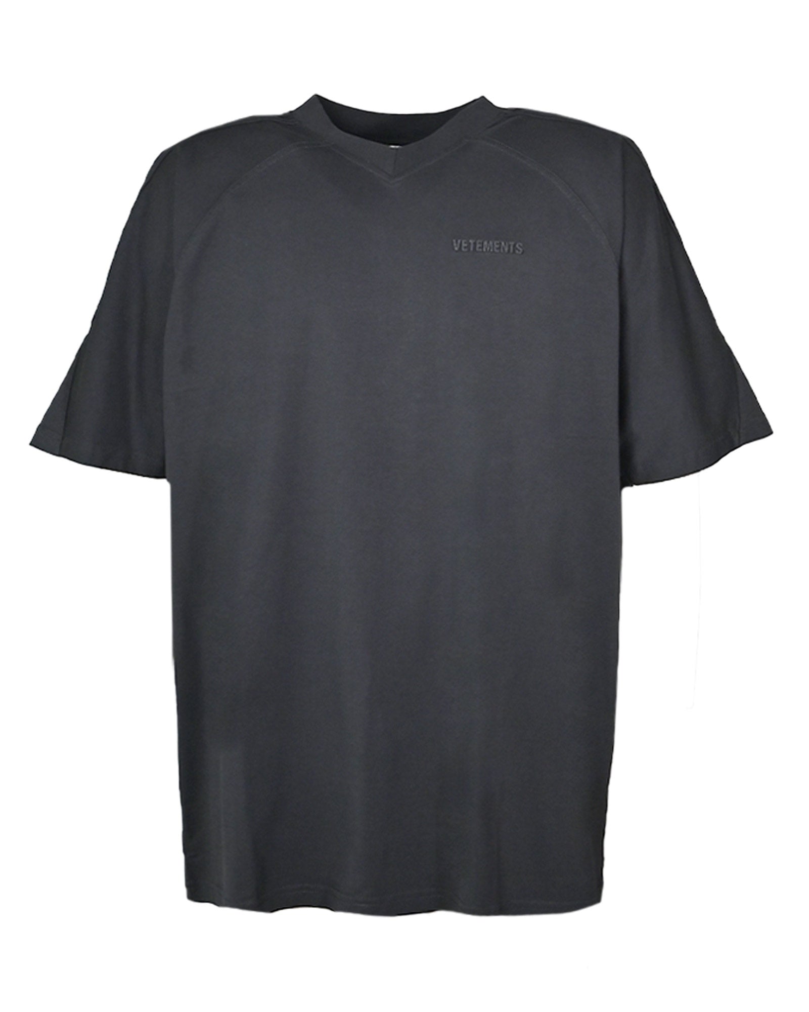 VETEMENTS (ヴェトモン) CUT-UP V-NECK T-SHIRT / BLACK | Detail