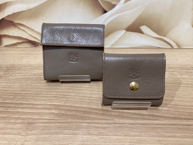 IL BISONTE （イルビゾンテ）新色アッシュグレー登場！ | カバンのフジタ