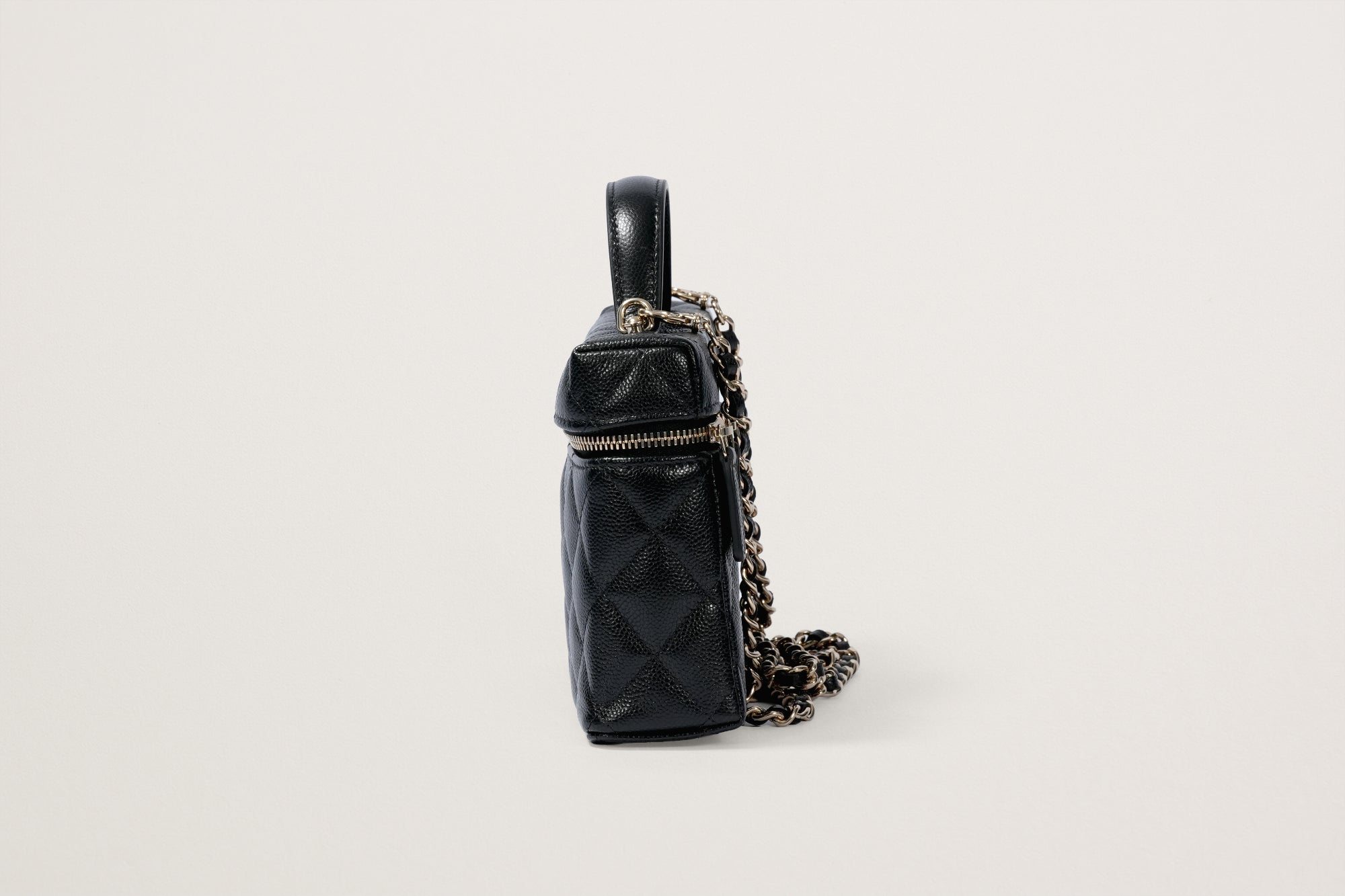 CHANEL マトラッセ スモールヴァニティケース – GINZA SATAKE