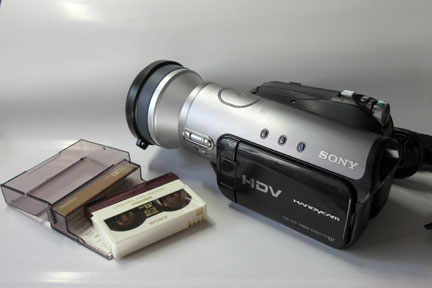 SONY ミニDVカセット ビデオカメラ HDR-HC3を分解する | イケてる
