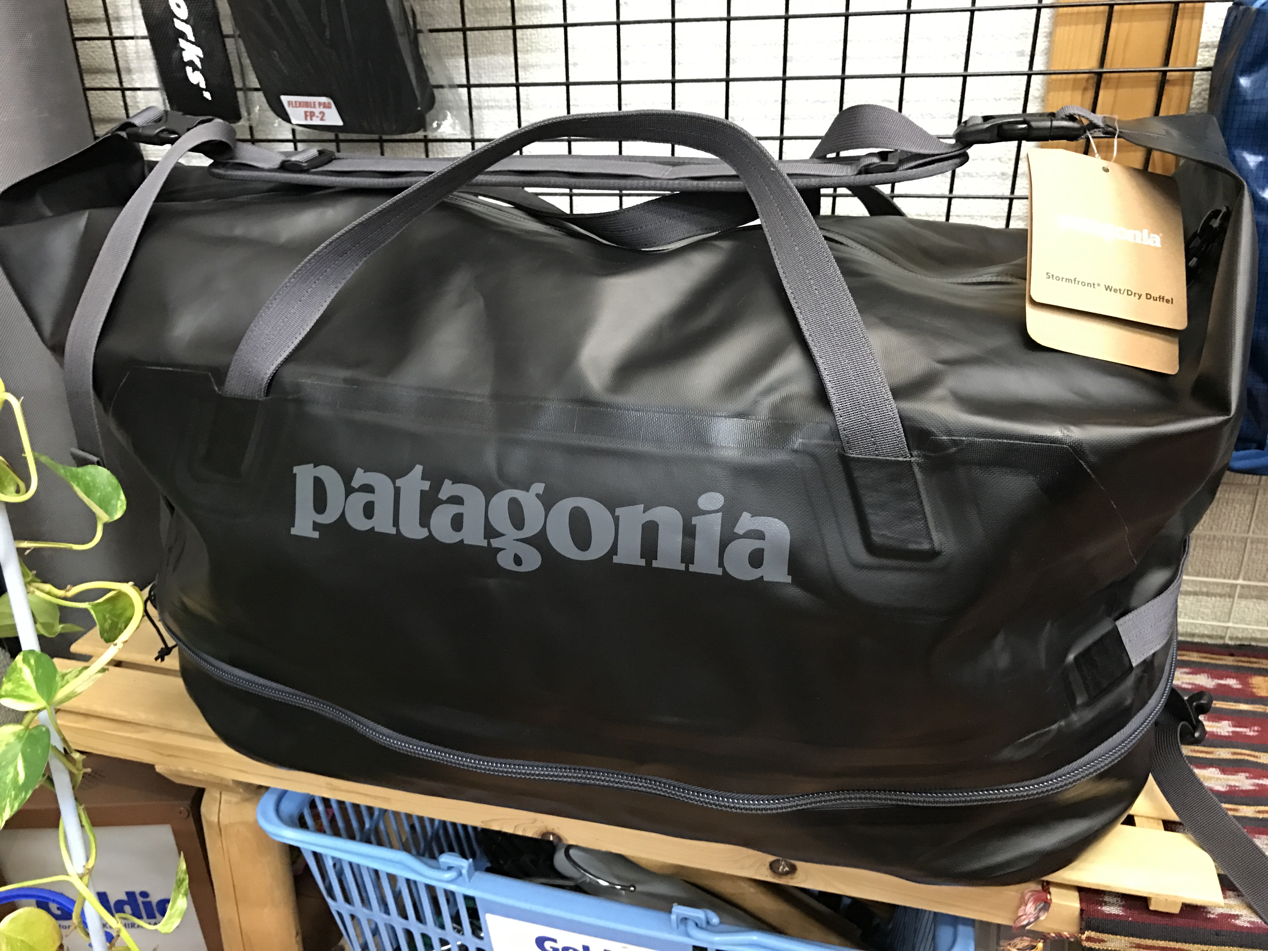 パタゴニア】しっかり入り、出し入れも便利。ドライ・ダッフルが