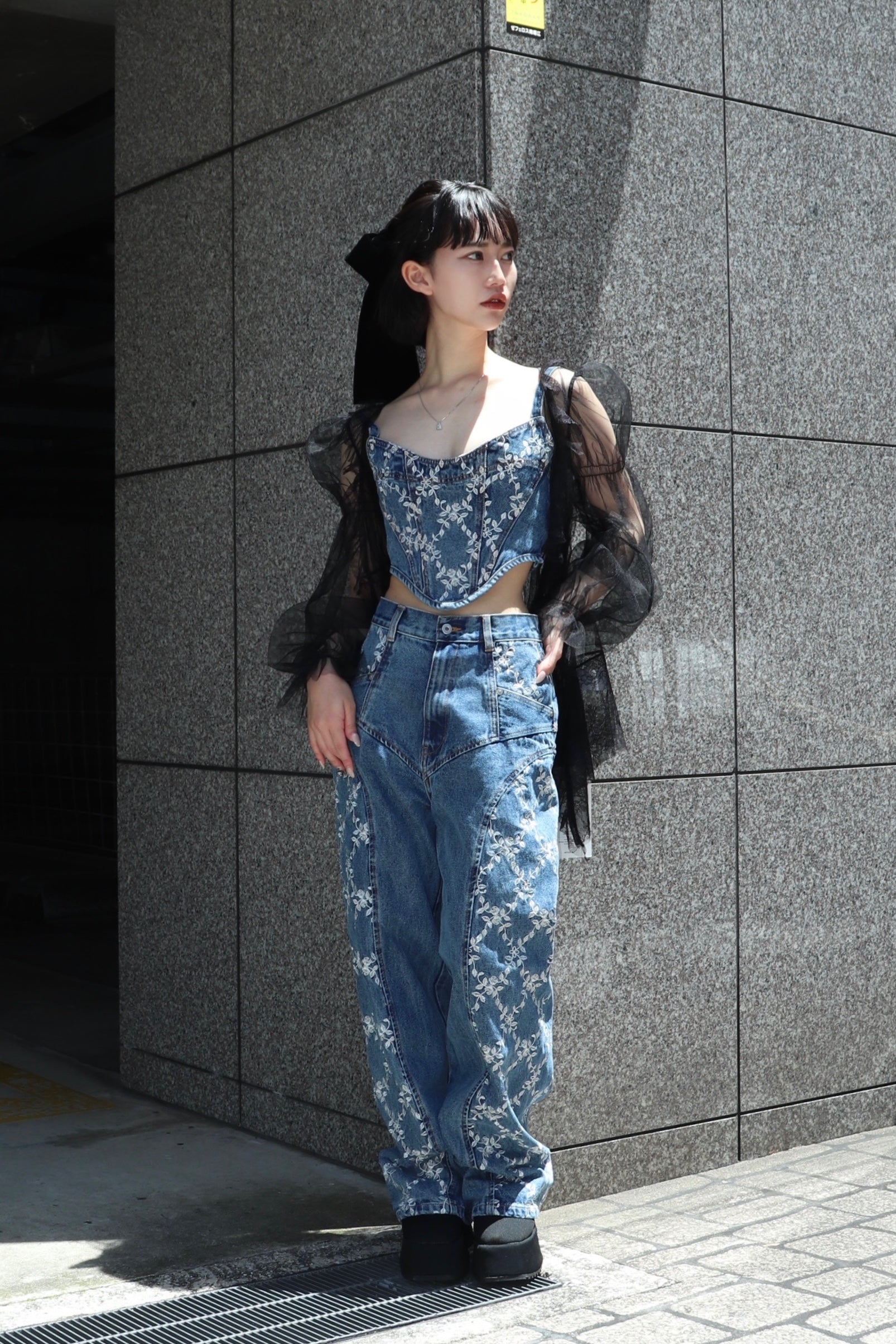 FETICO's Back Slit Jeans mail order | Palette Art Alive online