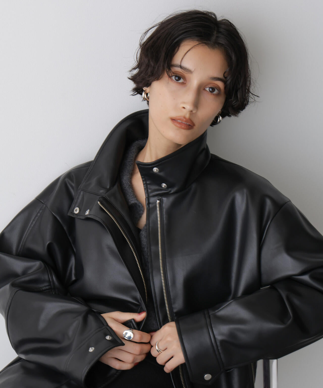 STEVELOUR 」 スタンド フェイク レザー ジップ ブルゾン