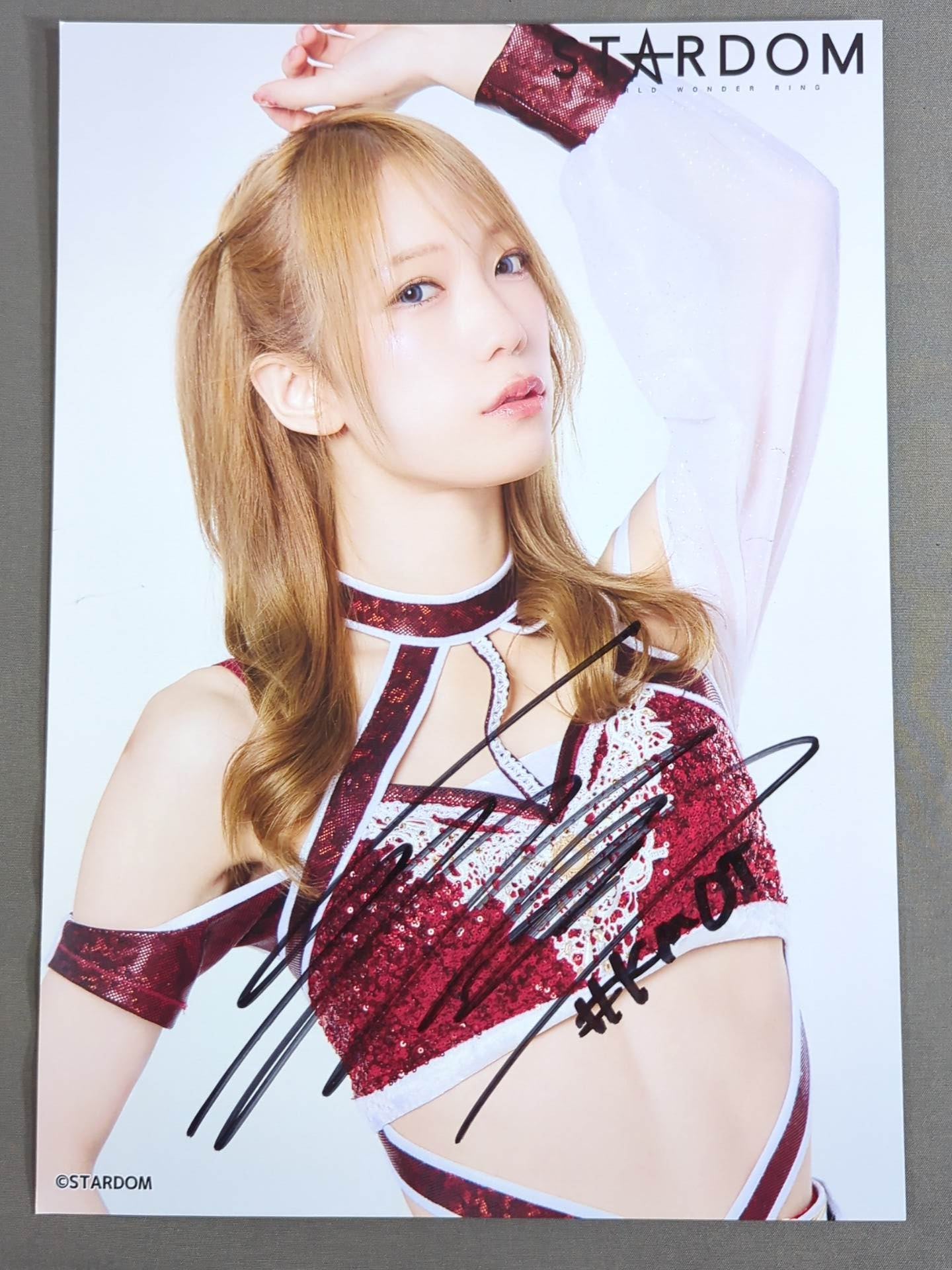 鹿島沙希 直筆サイン入り スターダムポートレート(K-6) – 闘道館