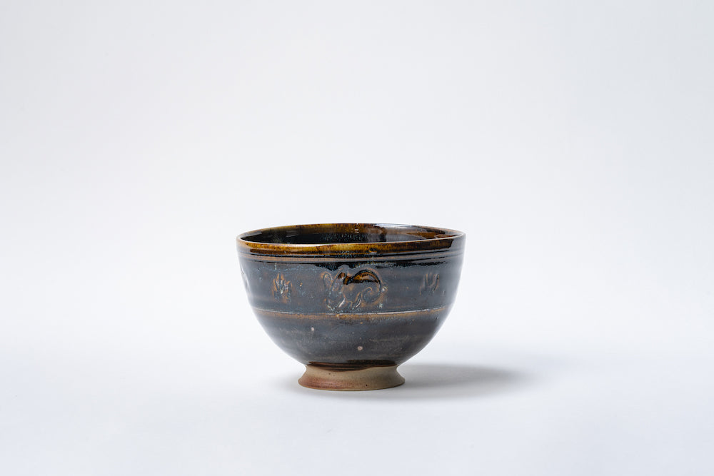干支兎紋茶碗 十一代 静山造 – 高取焼宗家