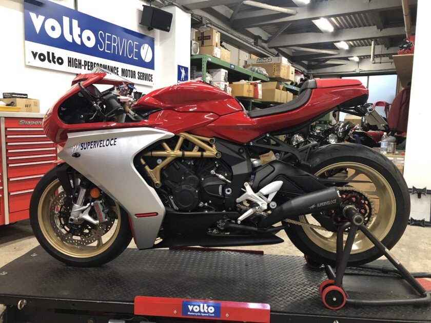 MVアグスタ スーパーベローチェ カスタム OHLINS ＆ Brembo 前編