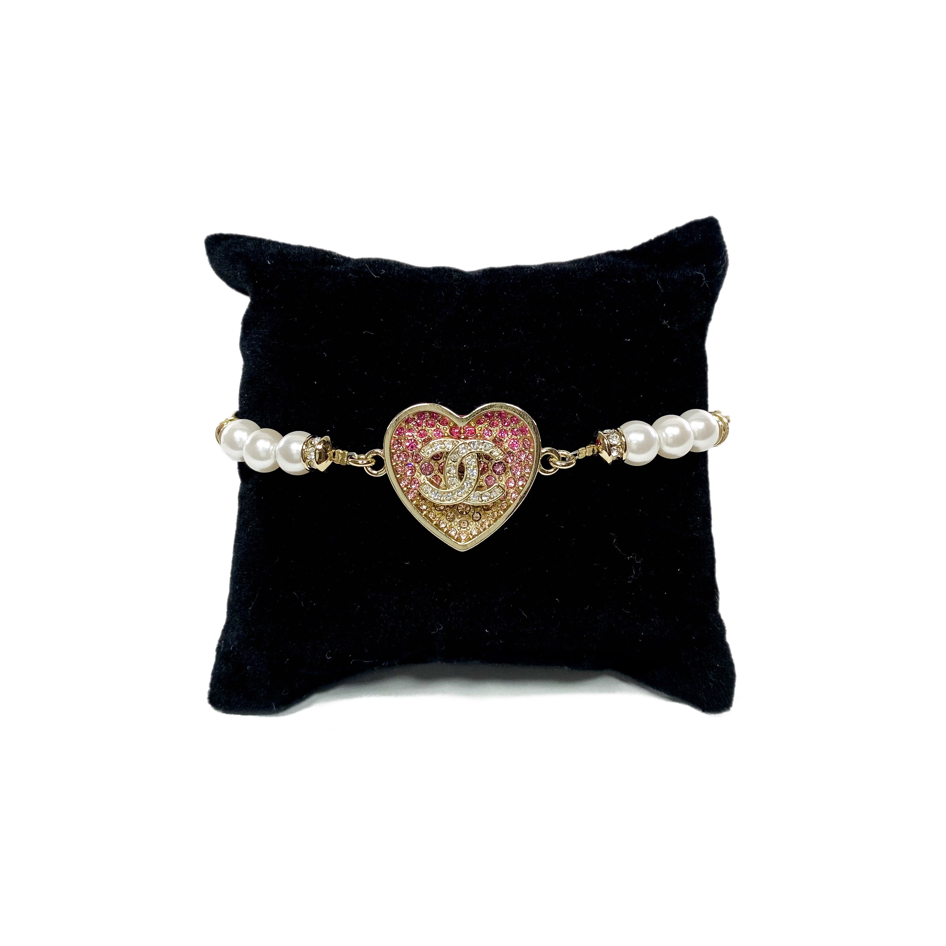 Chanel Pink Heart Pearl Bracelet – Consign of the Times ™