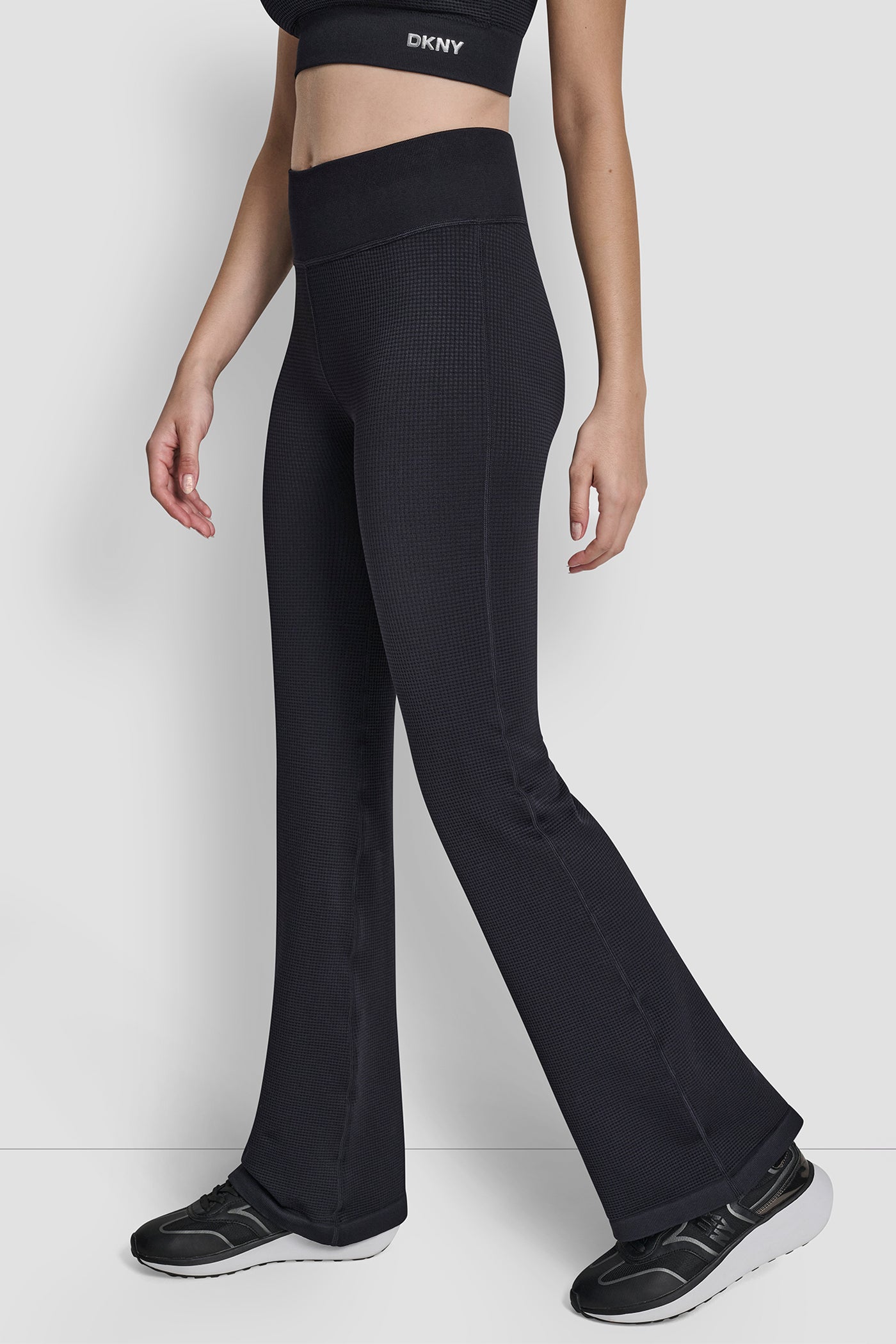 DKNYDP20025_29_DP6P3760_BLK_S.