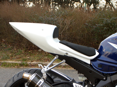 GSX-R1000/R ホワイト シングルシートカウル スズキ GSX－R1000 A1319 カナダ仕様 K9モデル