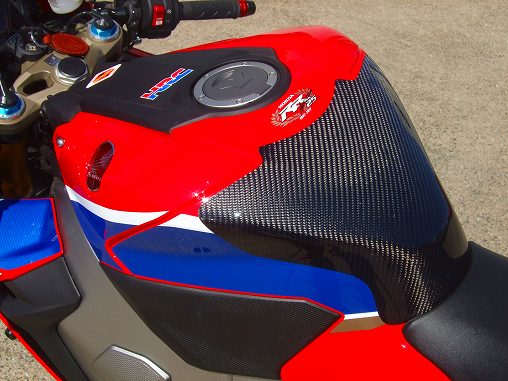 17～'19 CBR1000RR タンクプロテクター<TANK PROTECTOR