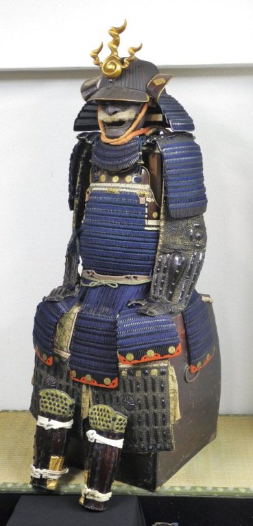 鎧 販売｜鉄錆地六十二間筋兜 銘～早乙女家親・鉄革交黒漆塗本小札二枚