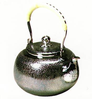 銀瓶 いぶし仕上げ 上作 丸形【販売】-茶道具は京都しみず孔昌堂
