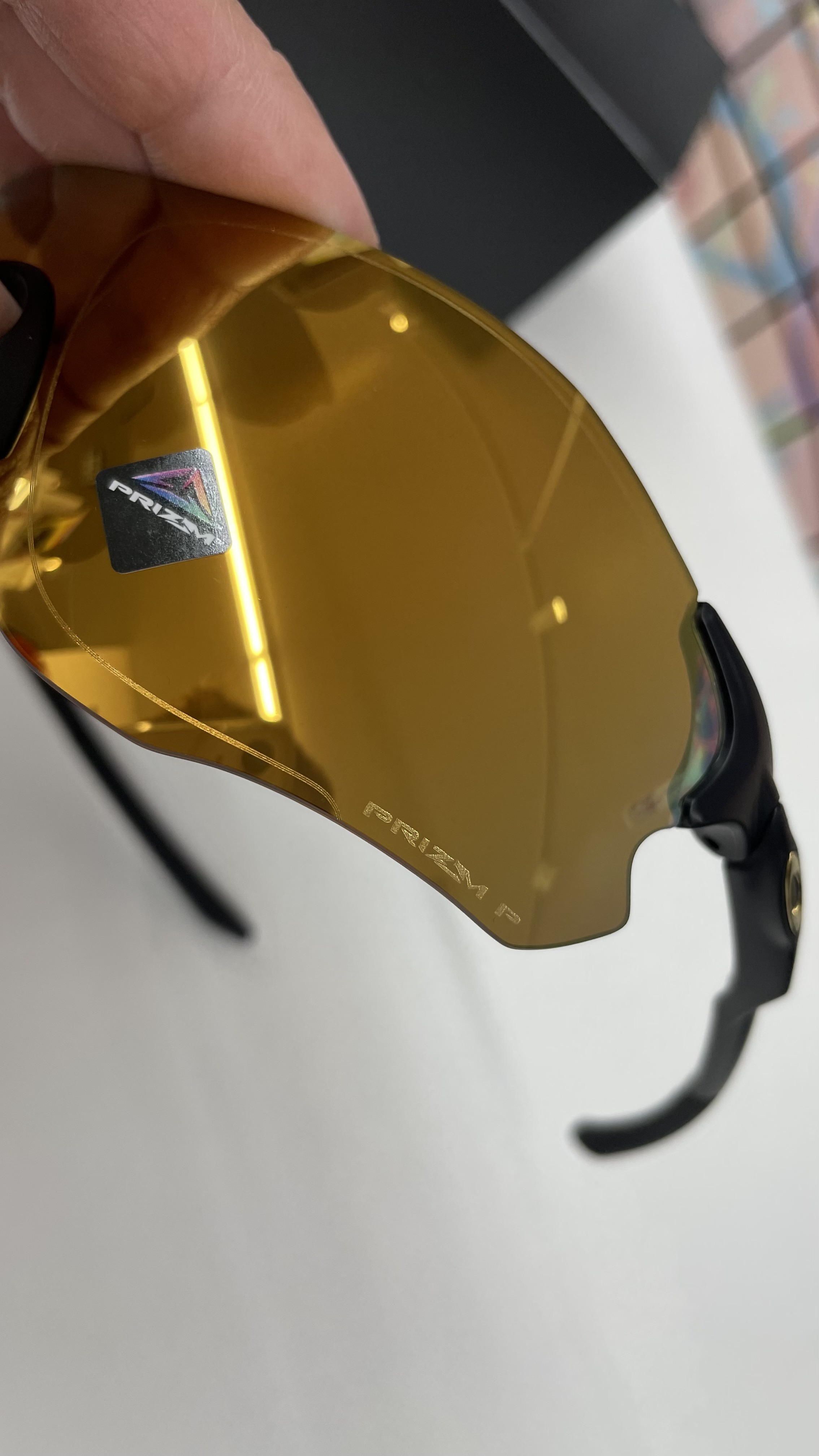 OAKLEY】24Kポラ降臨！見た目に反して優しい見え方。リムレスの軽い
