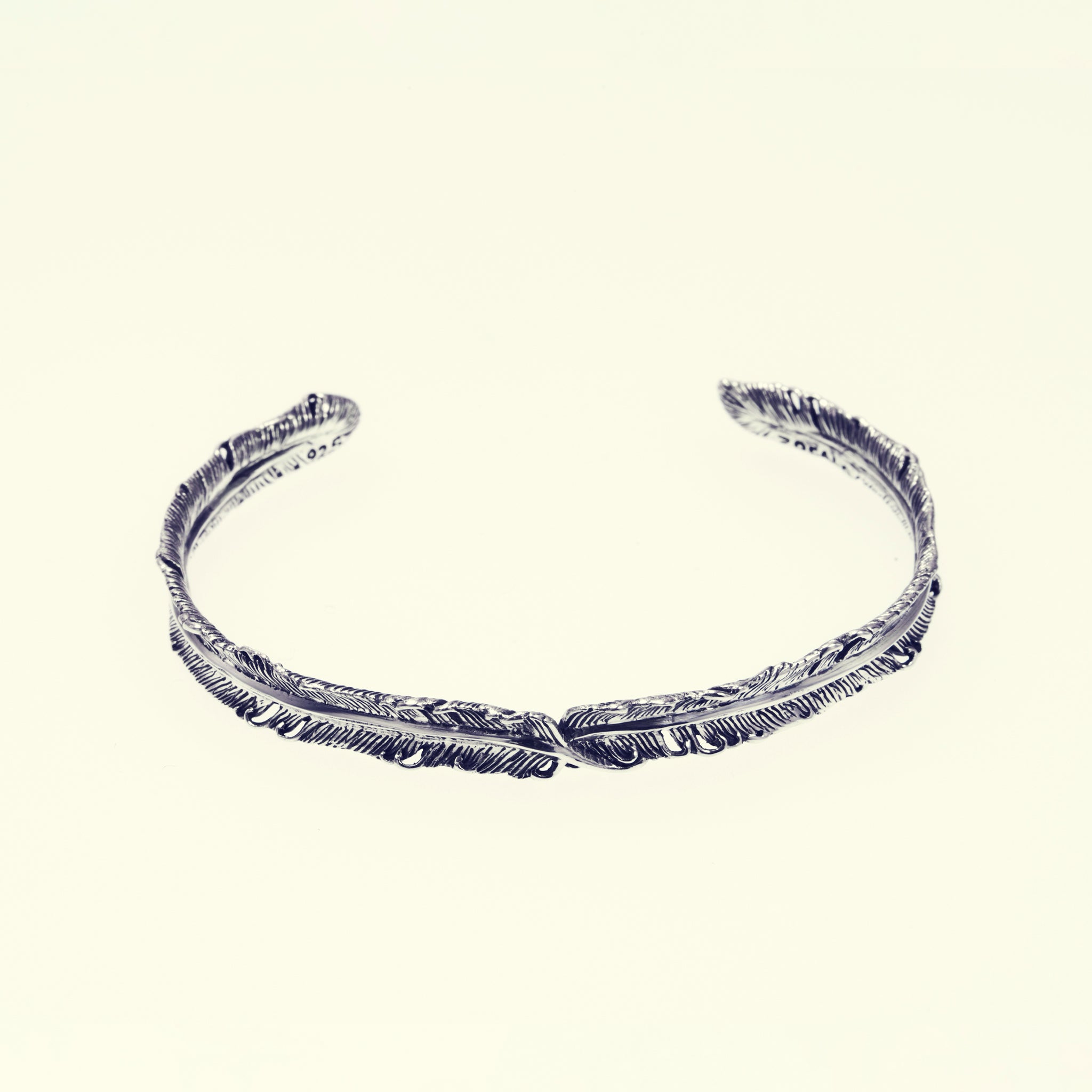 PhoenixFeatherBangle_S_01_Y.