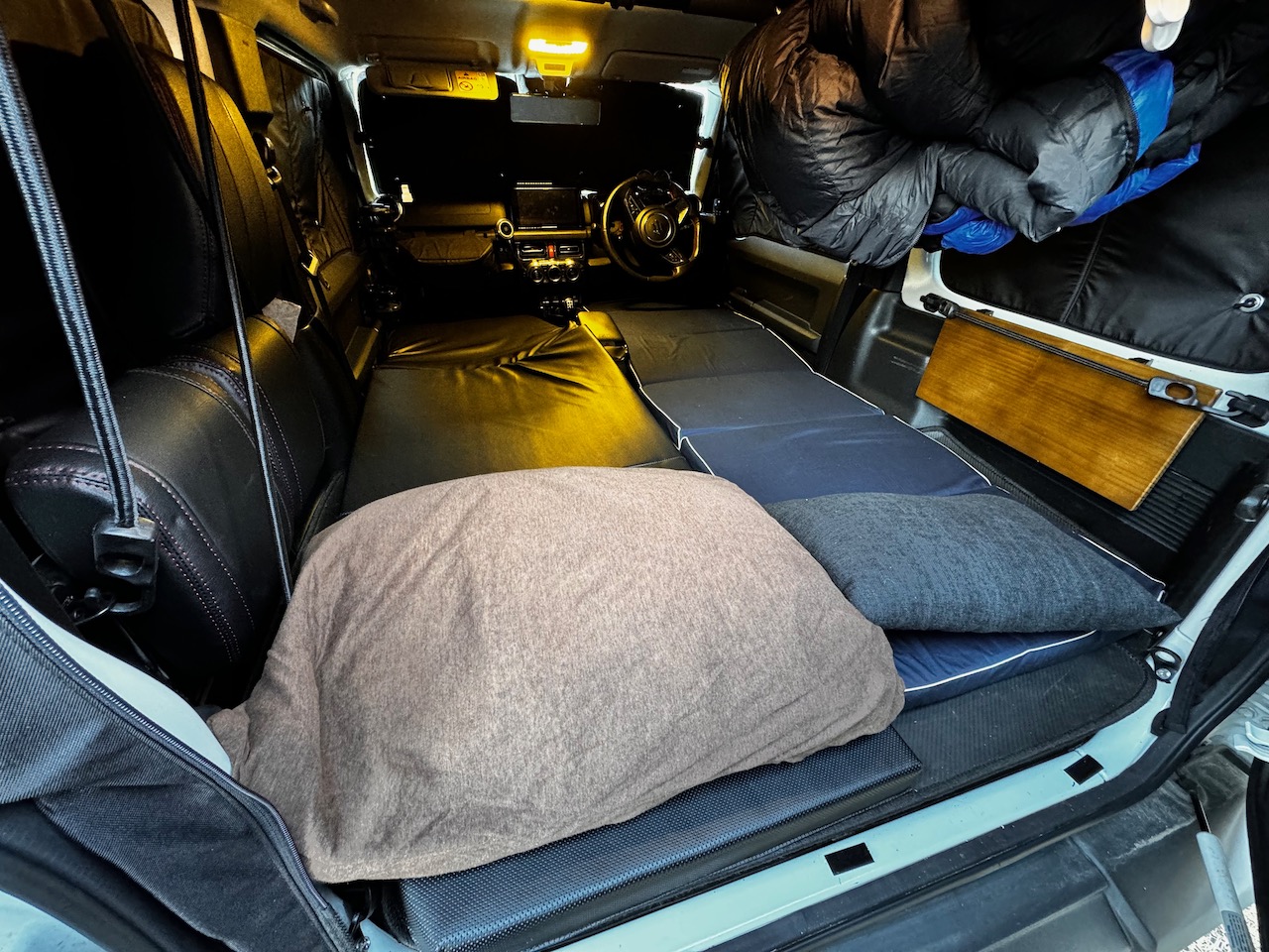 K.Craft JB64/JB74ジムニー専用設計車中泊マットレビュー【快適車中泊