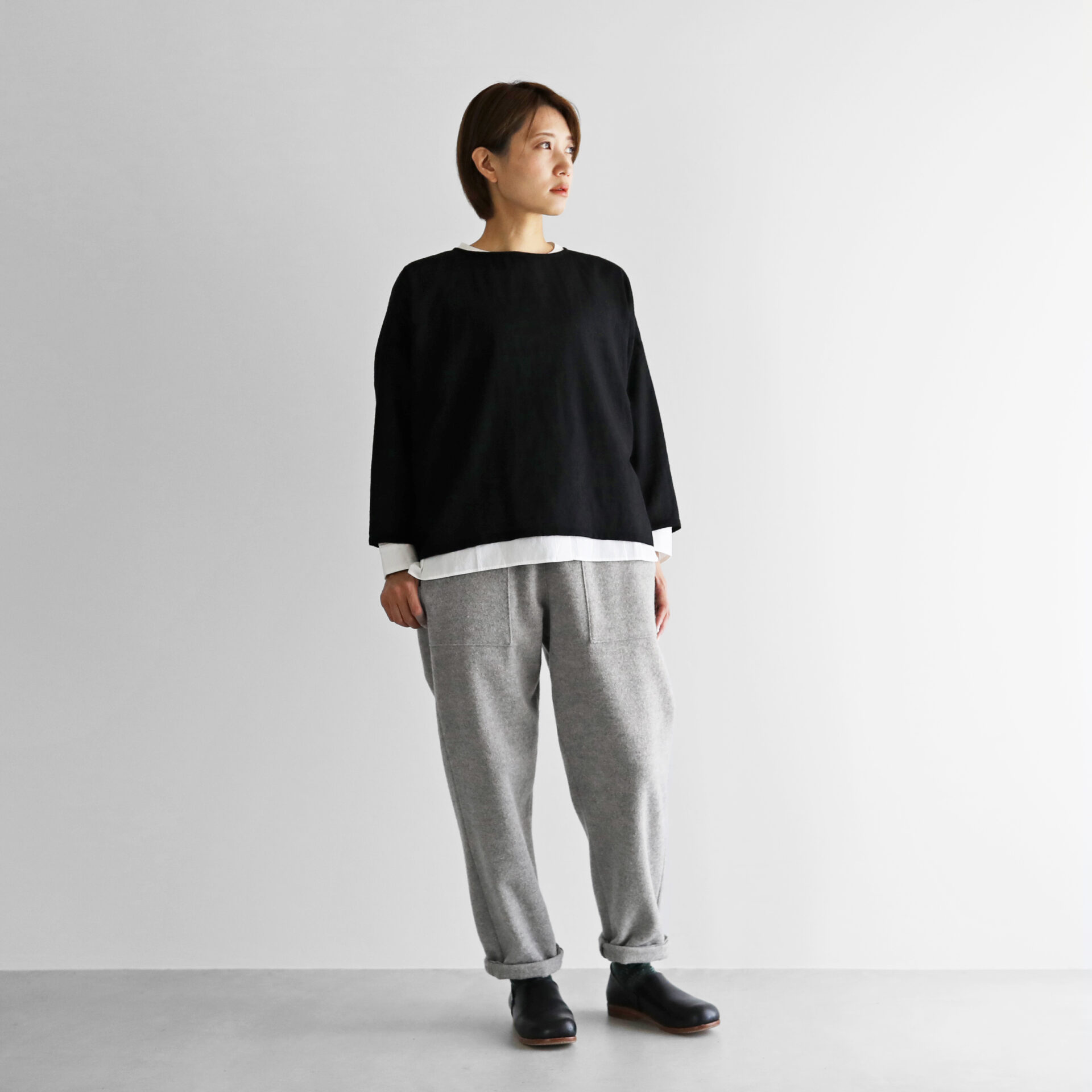 HUIS×尾州”縮絨ウールフランネルイージーワークパンツ（ライトグレー