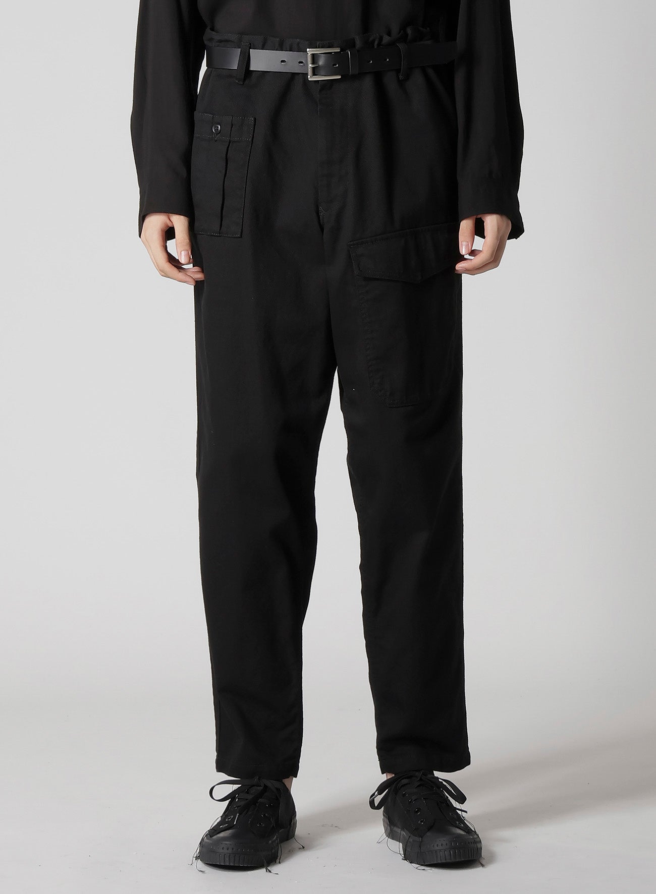 BLACK SCANDAL KATSURAGI NO-TUCK WAIST STRING WORK PANTS – THE SHOP