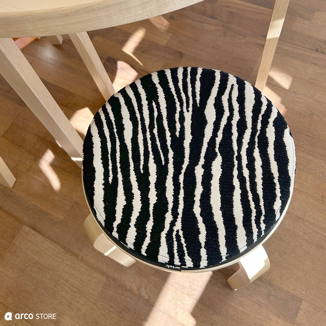 楽天市場】Artek (アルテック) シートドッツ ZEBRA シートクッション