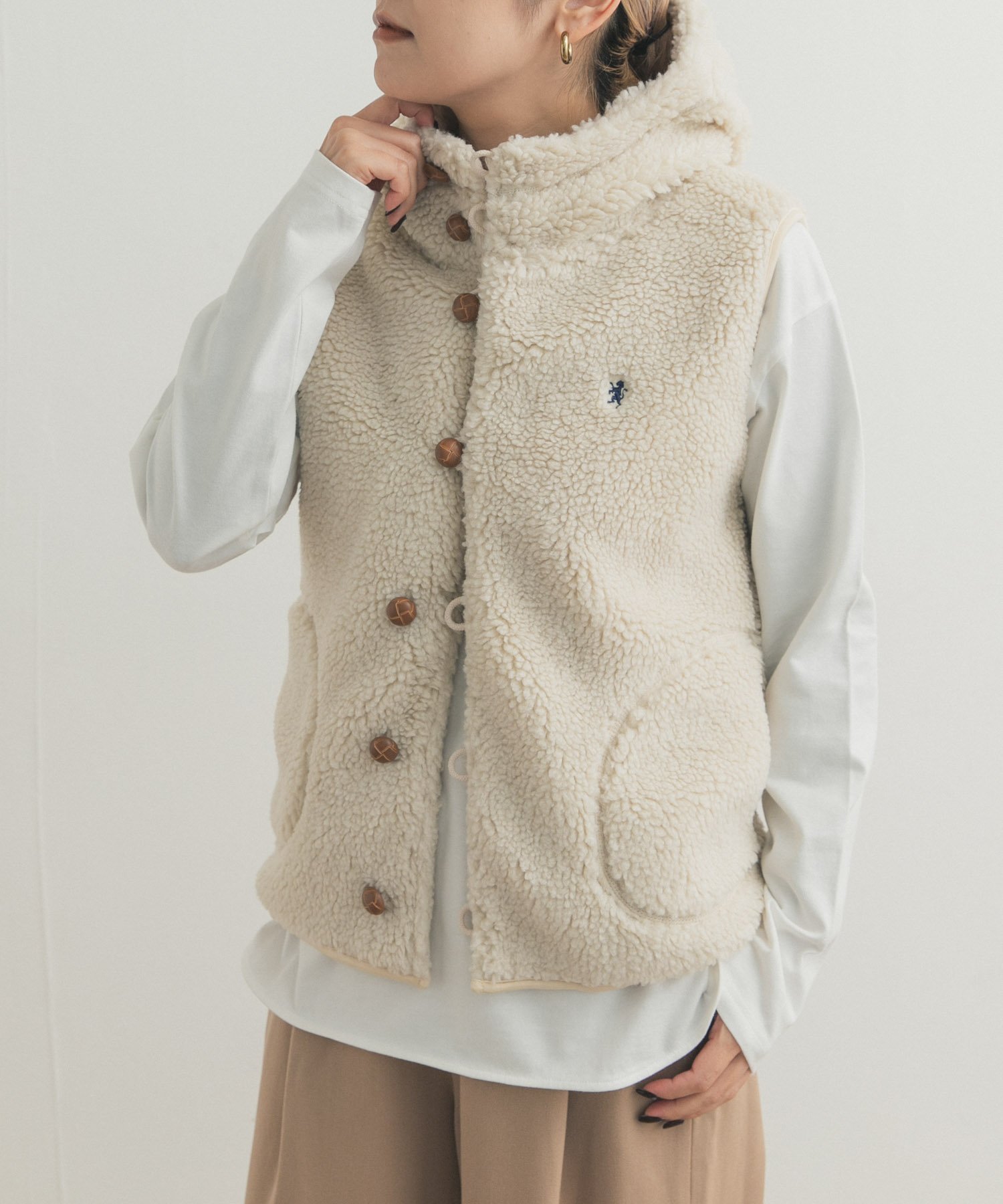 URBAN RESEARCH DOORS｜GYMPHLEX BOA HOODED VEST | Rakuten Fashion
