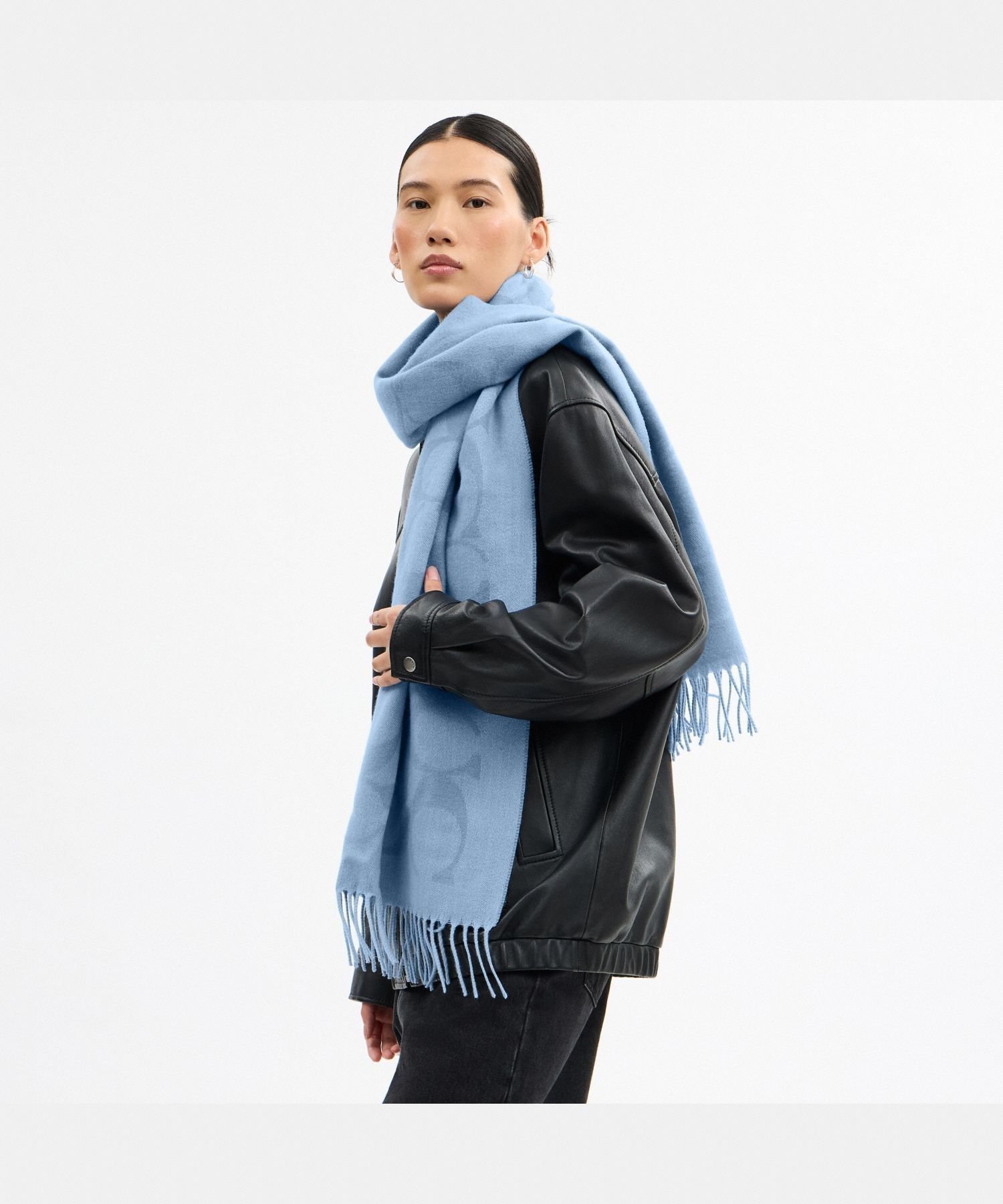 COACH OUTLET｜【公式】シグネチャー オーバーサイズド マフラー