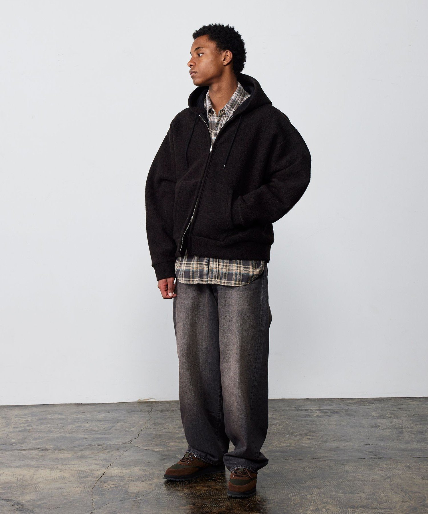 BEAMS MEN｜ワイドショートフィット スライバー フルジップ フーディ