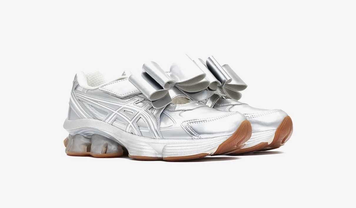 SHUSHU/TONG x Asics リボンをあしらった Gel-Kinetic Fluent が国内12