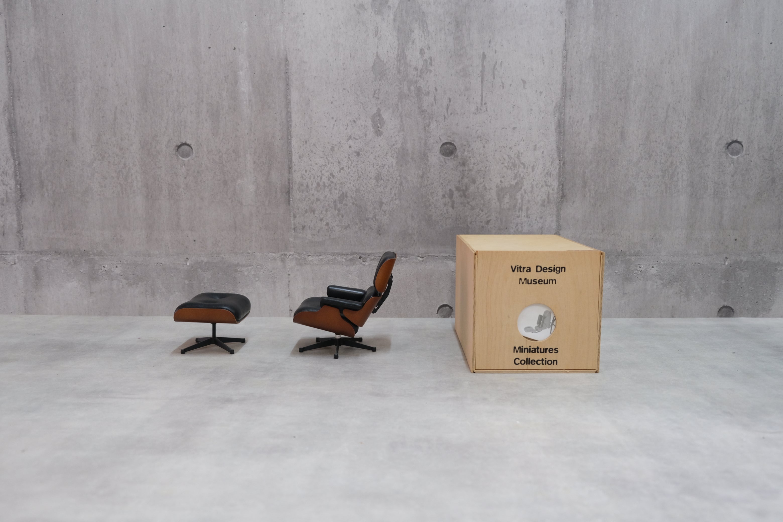 1/6スケール｜イームズ ラウンジチェア＆オットマン ミニチュア（Vitra
