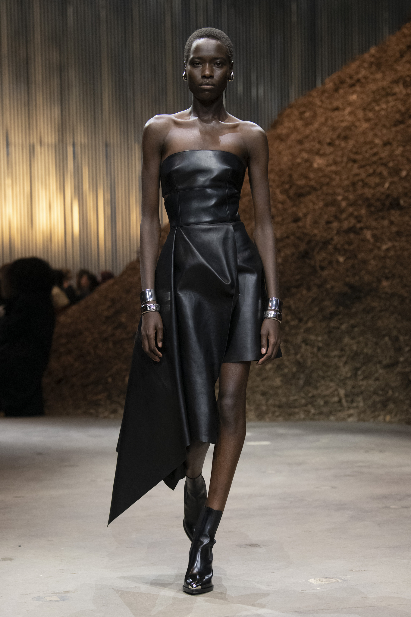 Alexander McQueen Returns to New York for Fall 2022