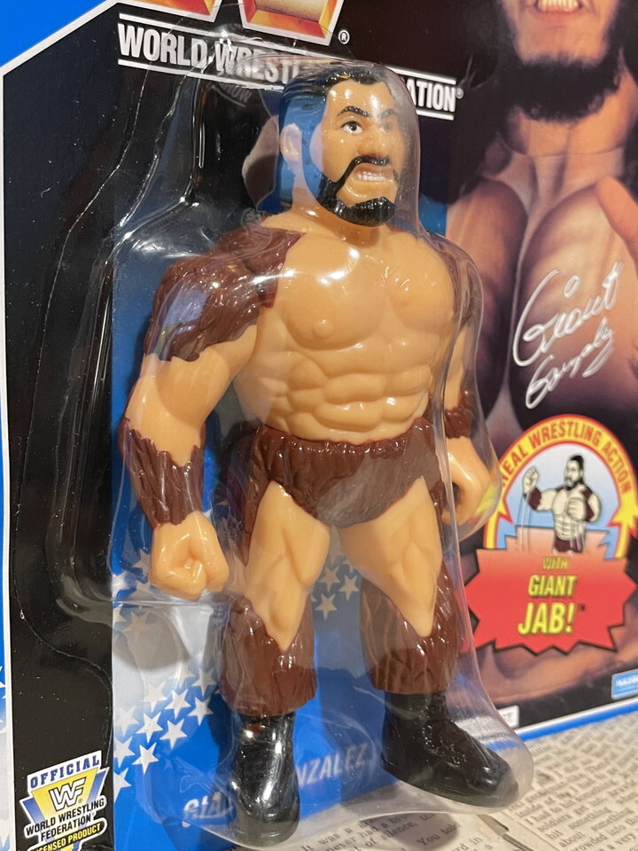 GIANT GONZALEZ！