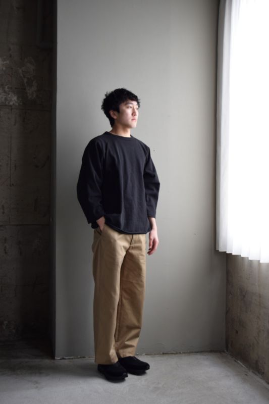 UNIVERSAL PRODUCTS (ユニバーサルプロダクツ) NO TUCK CHINO TROUSERS