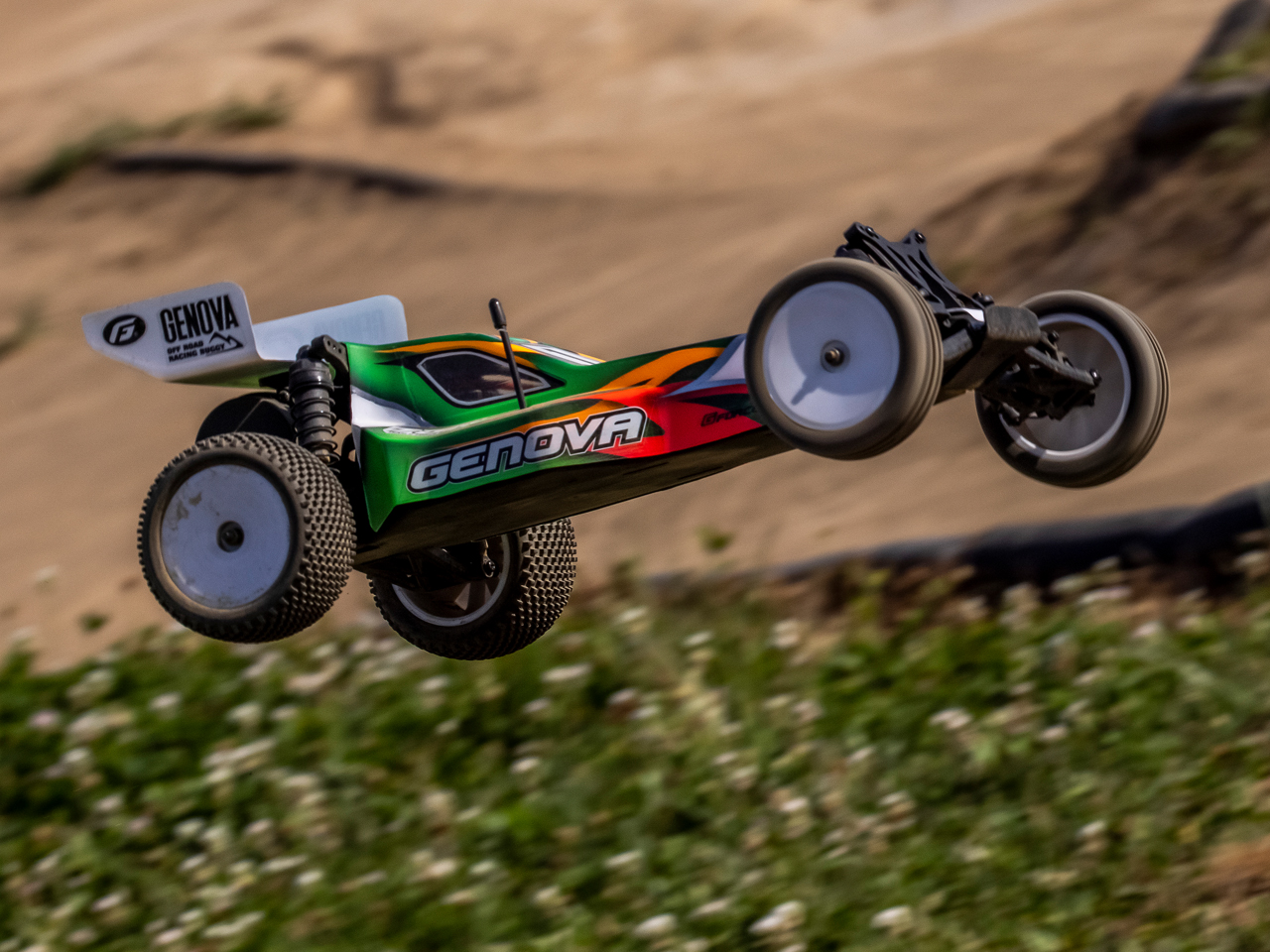 1/10RCバギー GENOVA Ver.2 2WD Buggy Kit | ドローン・ラジコン製品の