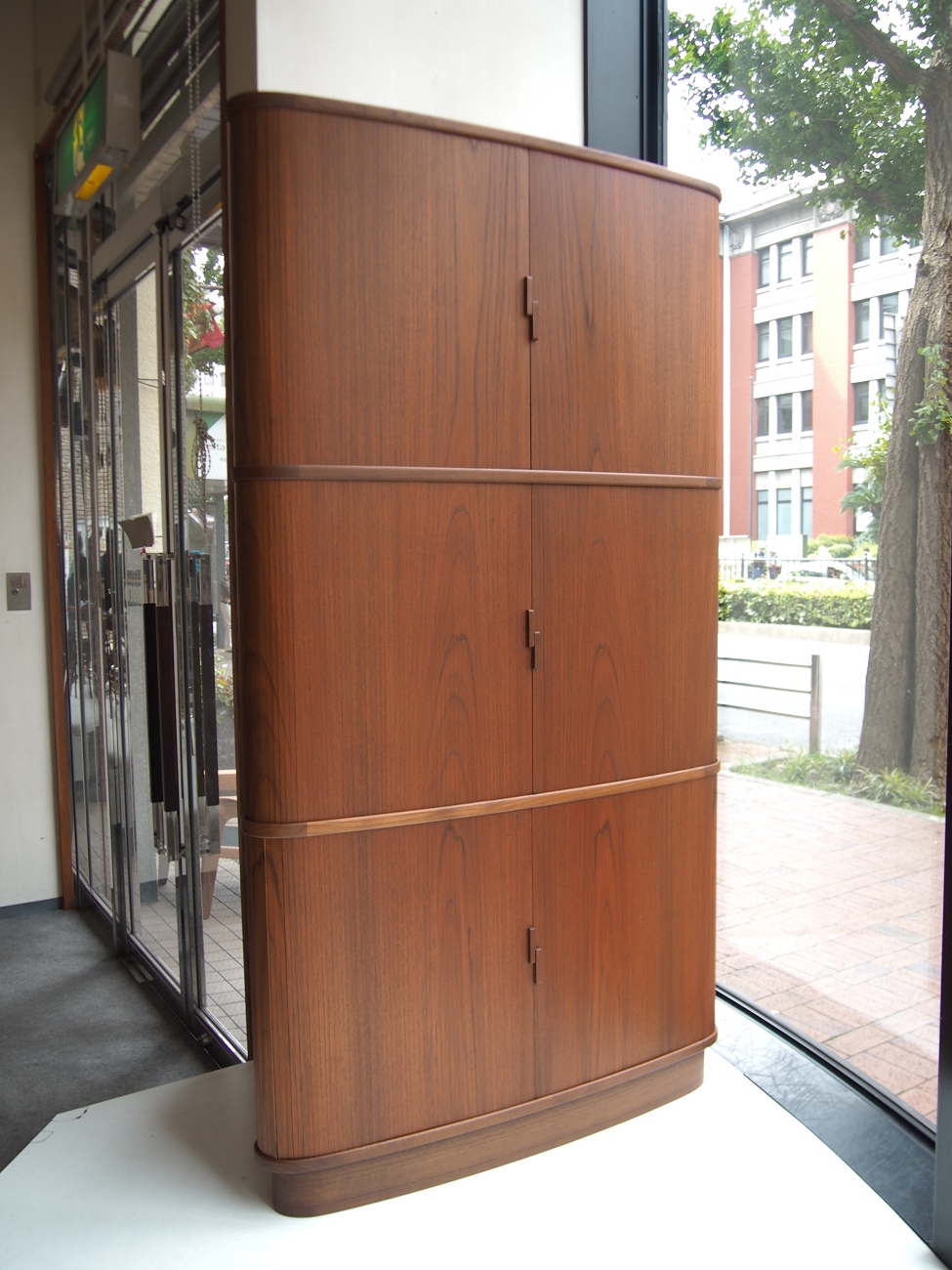 飾り棚 蛇腹扉 キャビネット 昭和レトロ 古家具 飾り棚 蛇腹扉