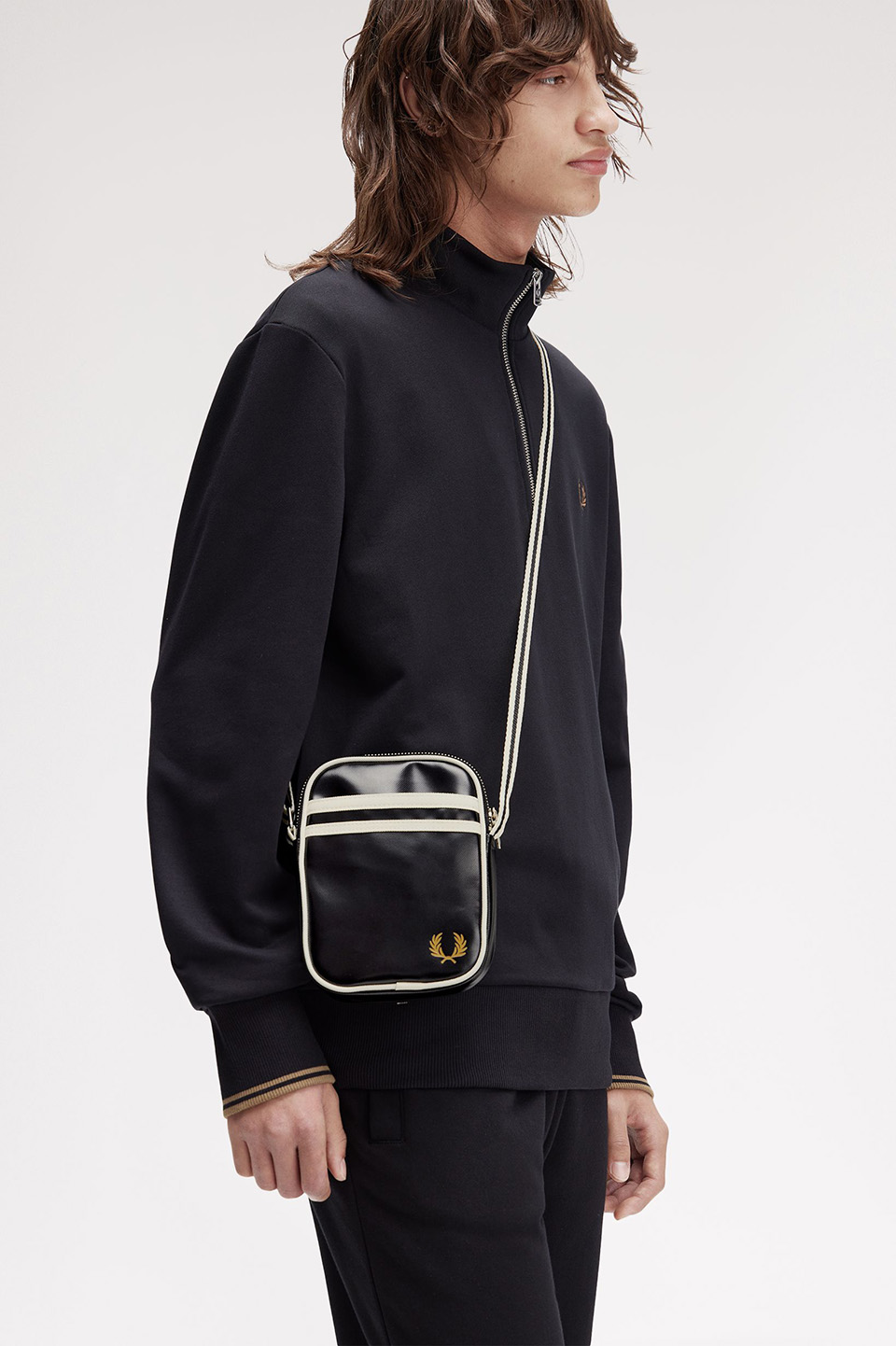 Classic Small Side Bag(1SZ D57：BLACK / ECRU): | FRED PERRY JAPAN