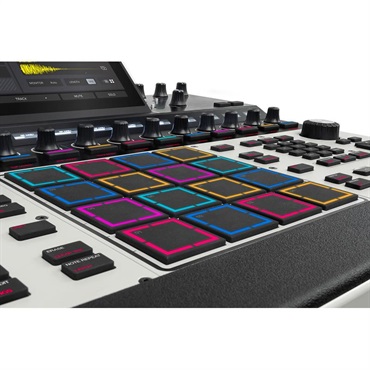 AKAI MPC XL 【スタンドアローン フラッグシップサンプラー】（アカイ