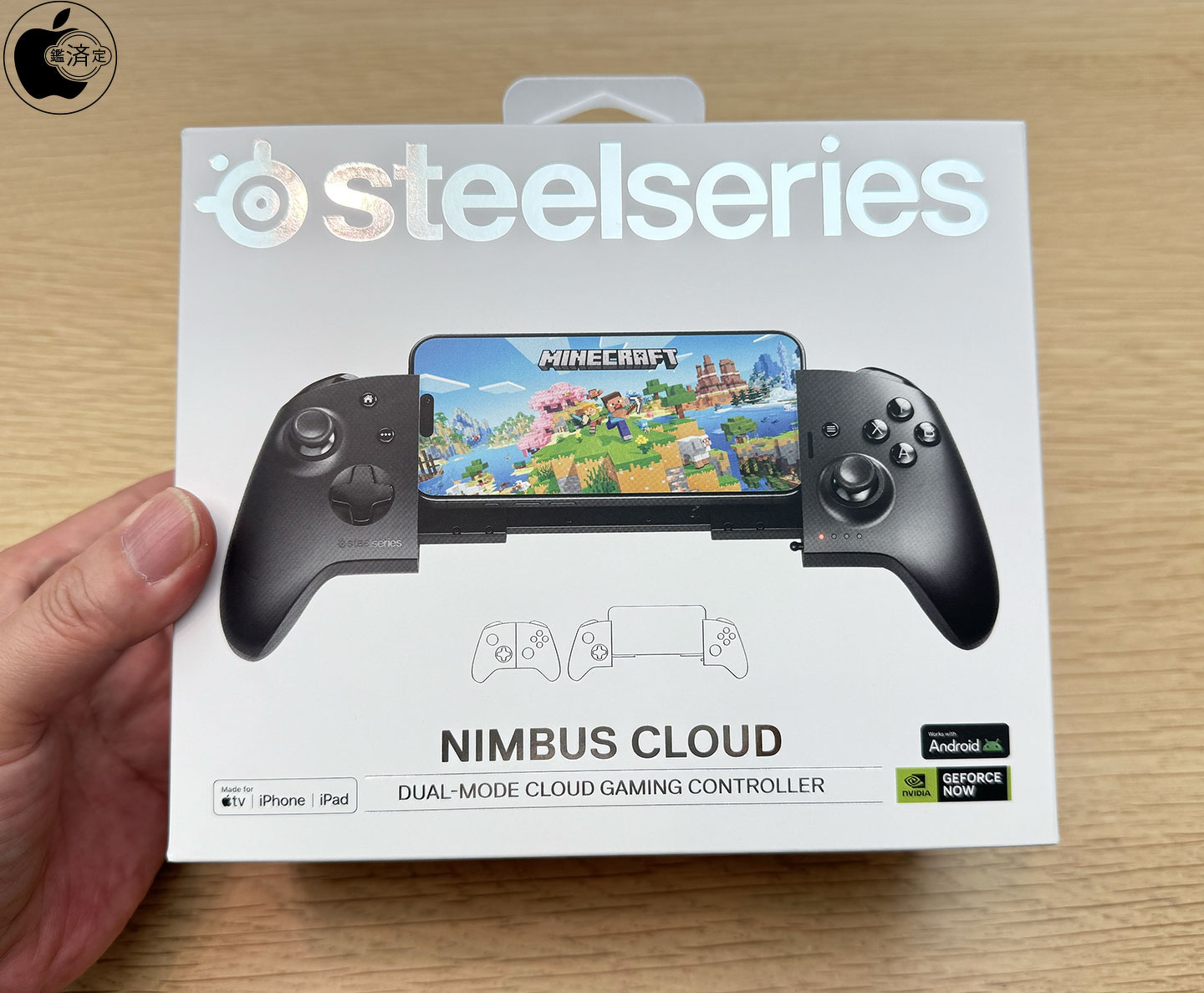 Apple Store、SteelSeriesのデュアルモードゲームコントローラー