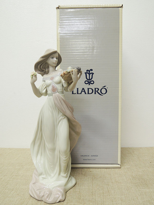 Lladro/リヤドロ AUTUMN ROMANCE 秋のロマンス 06576 フィギュリン