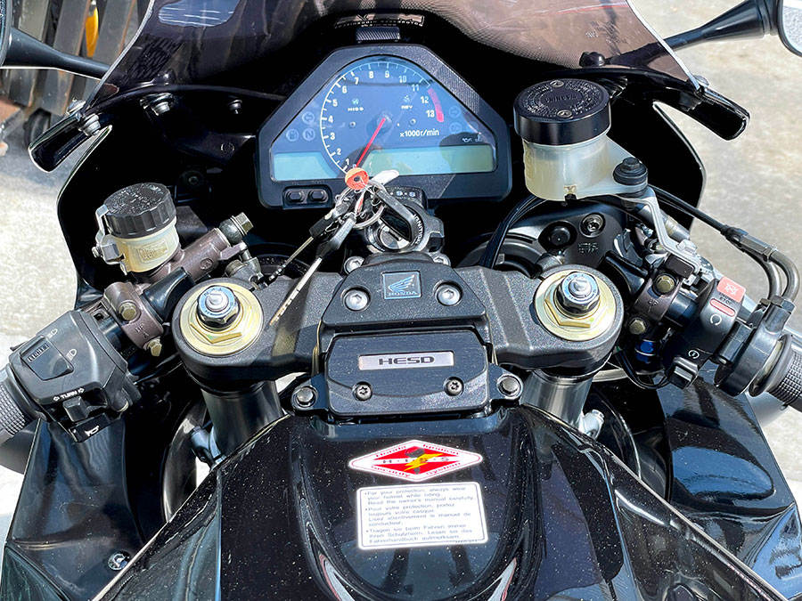 HONDA CBR1000RR SC57 逆車 – 京都のバイクショップSPEC-M（スペック