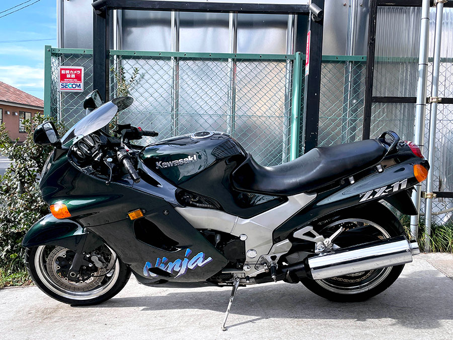 KAWASAKI Ninja ZX-11 D型 – 京都のバイクショップSPEC-M（スペック