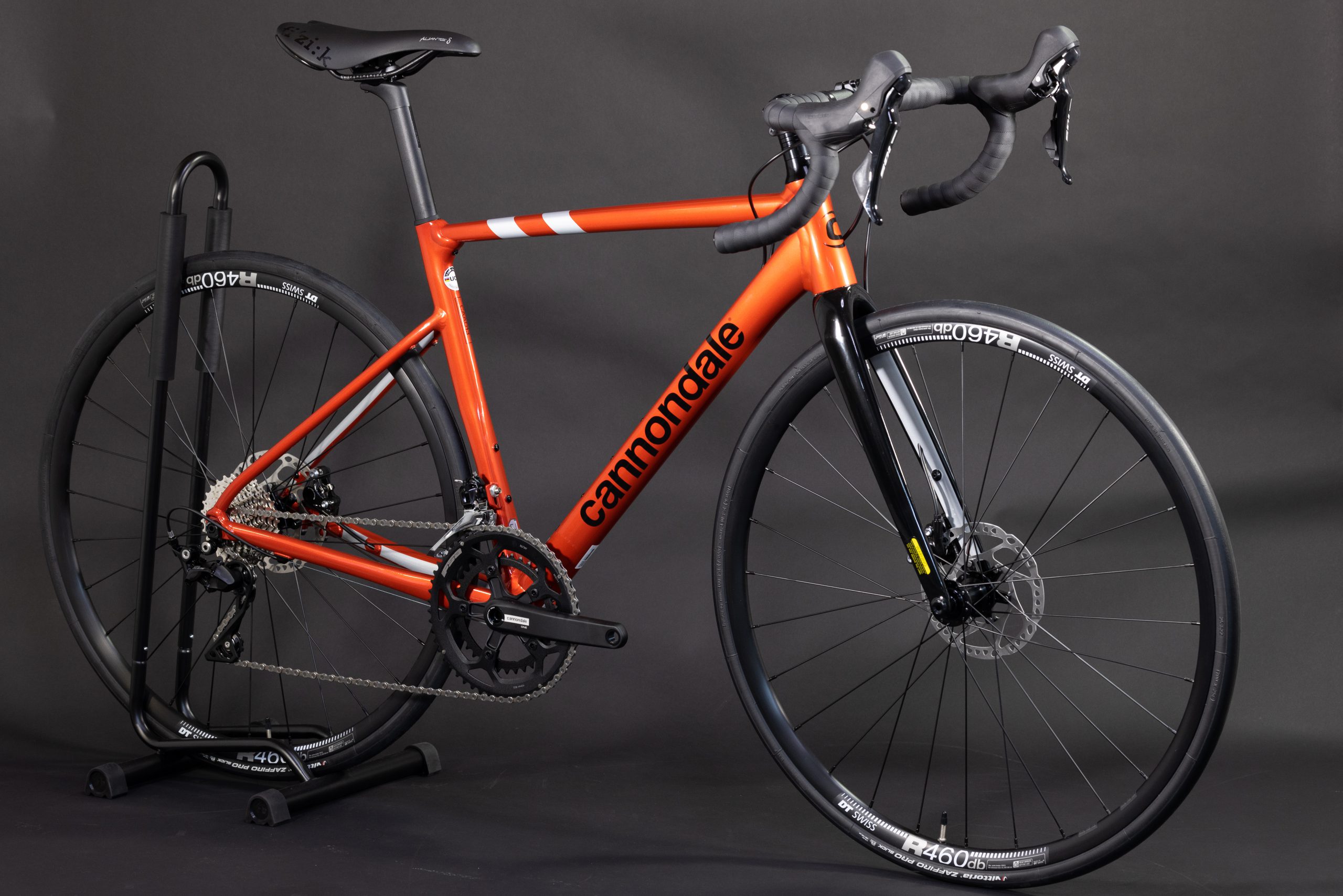 20万円台の入手困難なモデル」Cannondale CAAD13 DISC | お知らせ