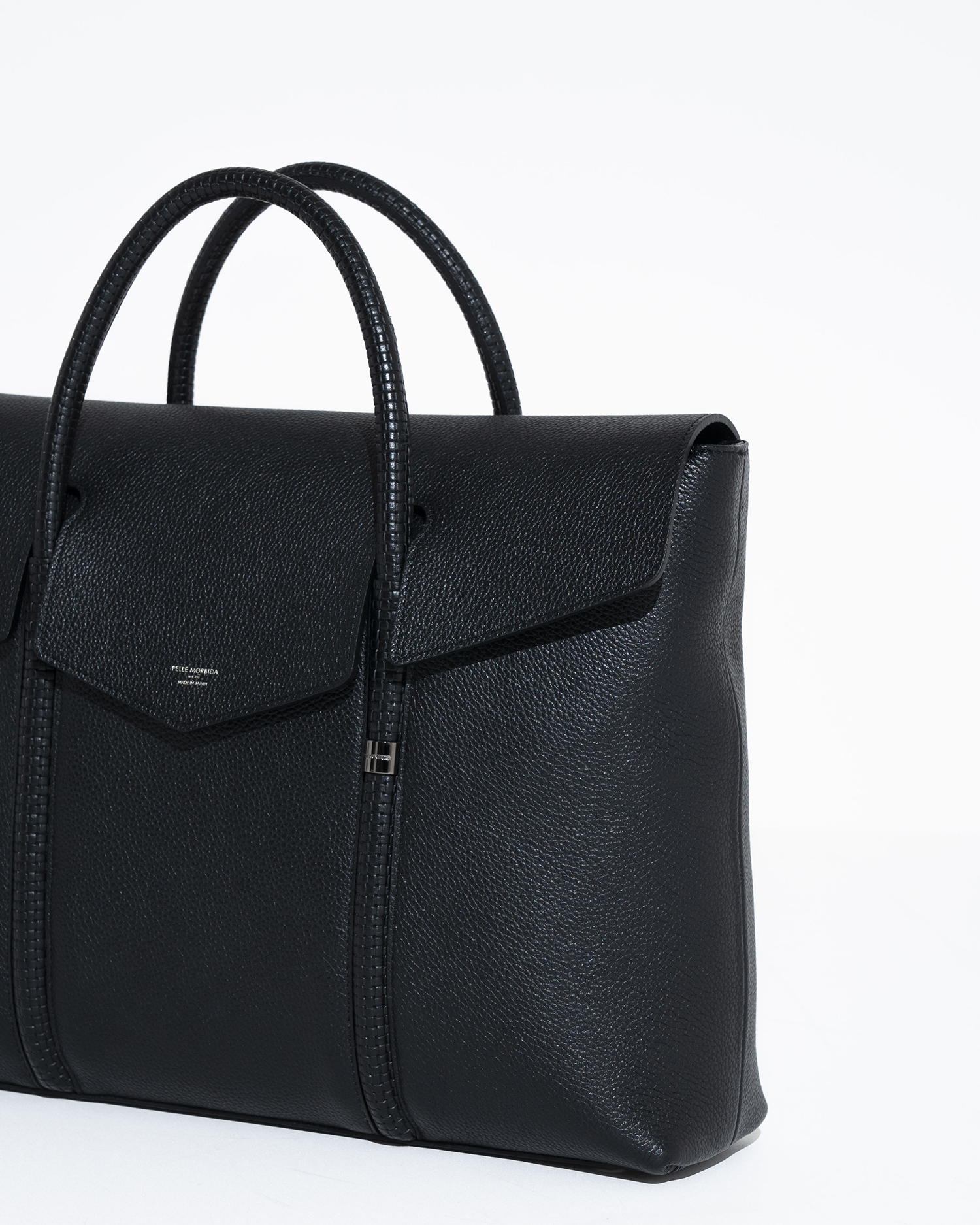 Hawserシリーズから新型ビジネスバッグと直営店限定のクレイジー