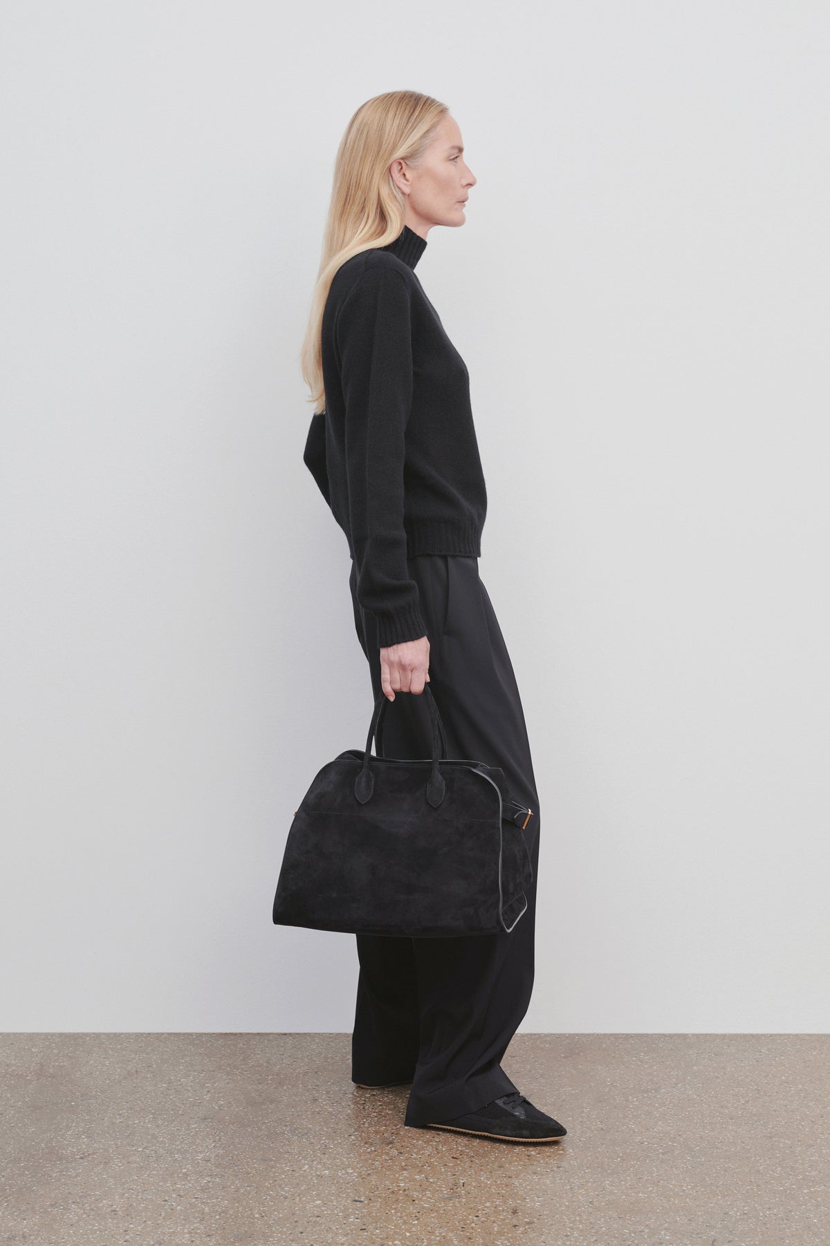 Soft Margaux 15 バッグ スエード ブラック – The Row