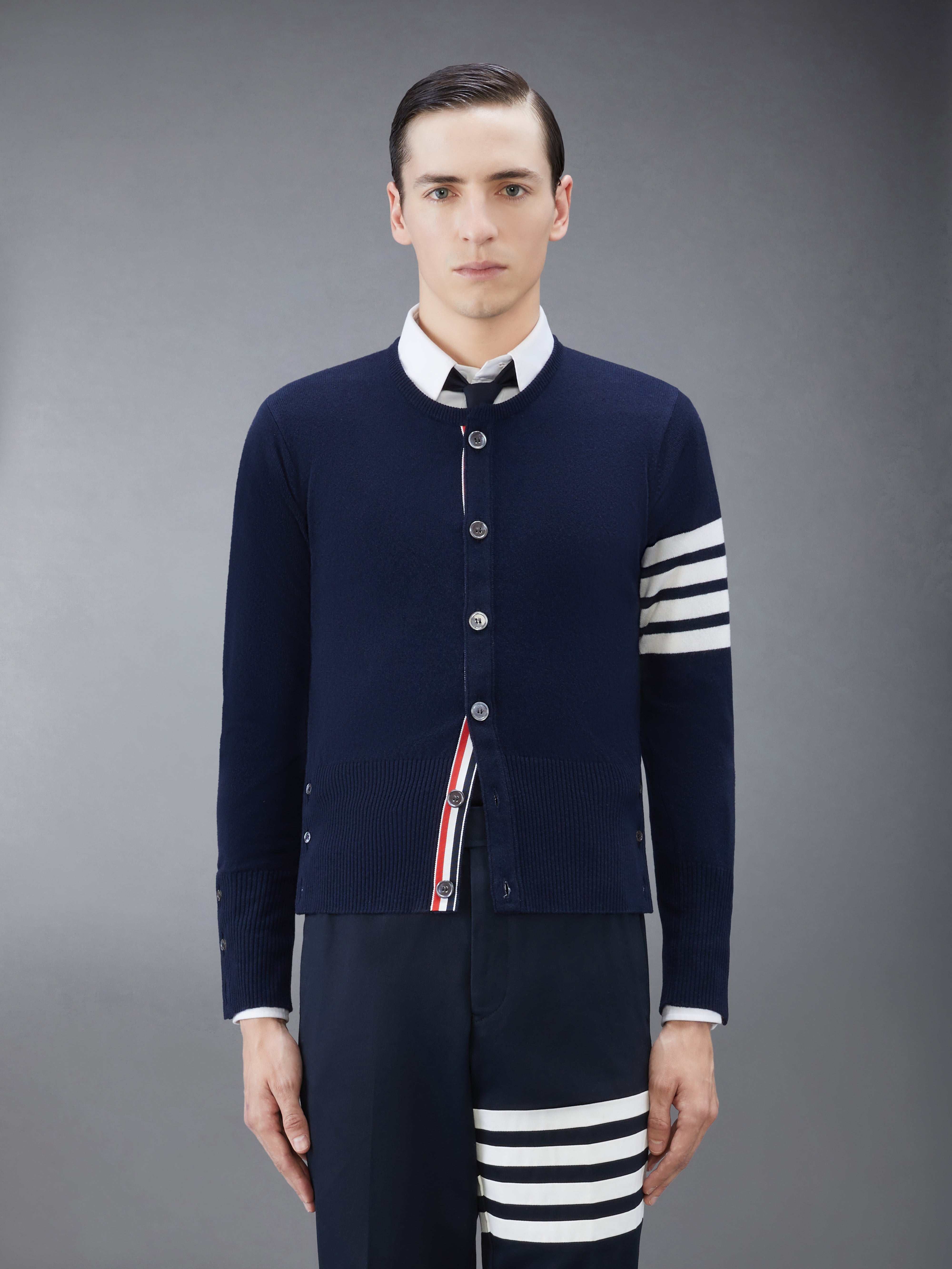 カシミヤ 4BAR クルーネック カーディガン | Thom Browne