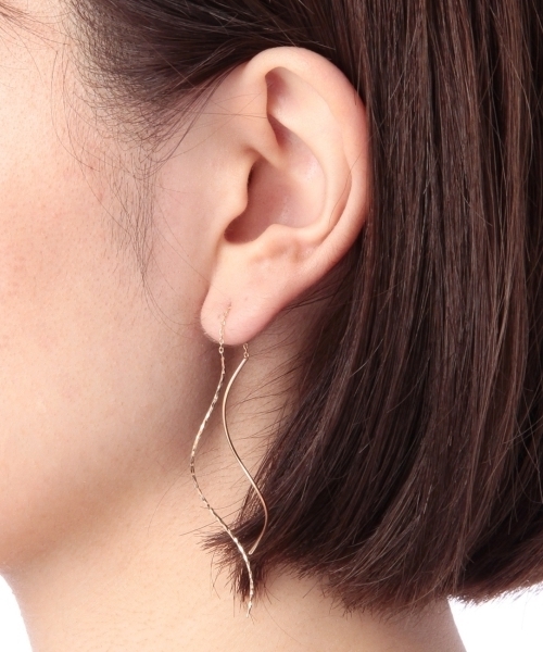 COCOSHNIK（ココシュニック） ピアス K10ポリッシュ×ミラーカット S字